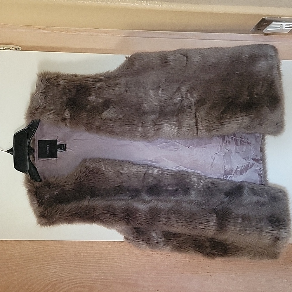 Gray Fluffy Faux fur sleeveless jacket